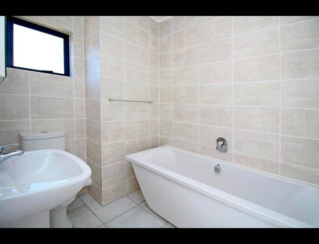 2 BEDROOM PROPERTY TO RENT IN LINBRO PARK